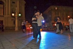 Tango vor der Lemberger Oper Tango vor der Lemberger Oper